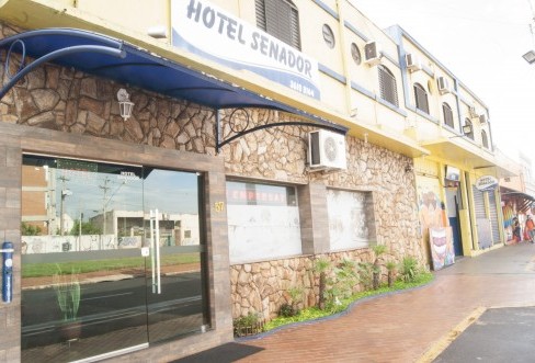 Fachada Hotel Senador